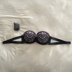 Bathing suit top…Strapless or add straps